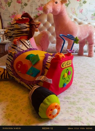 Juguetes XXL de peluche: cebra, flamenco y caballo