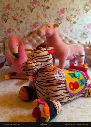 Juguetes XXL de peluche: cebra, flamenco y caballo