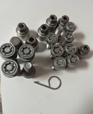 Tornillos antirrobo audi VW golf seat vw T4T5 T6.1