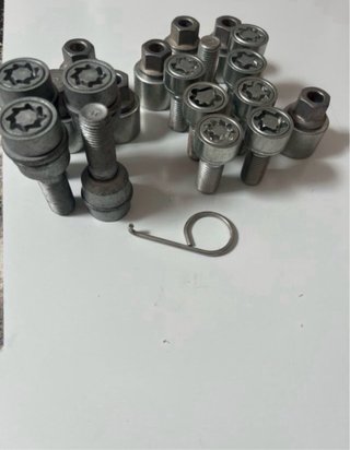 Tornillos antirrobo audi VW golf seat vw T4T5 T6.1