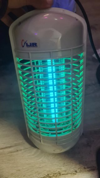 Lámpara Mata Mosquitos LJR ELECTRONICS Blanca