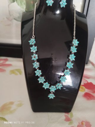 Conjunto collar y pendientes turquesa y plata