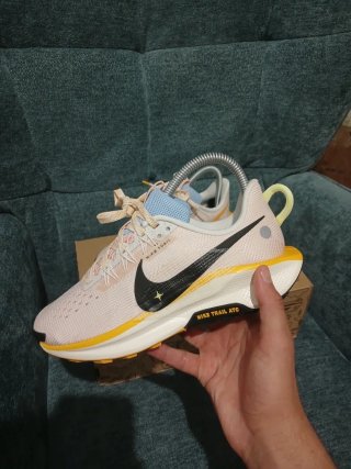 Nike ReactX Pegasus Trail 5 Mujer Rosa/Amarillo