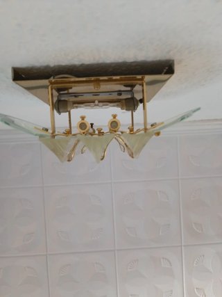Lámpara de pared antigua cristal y metal