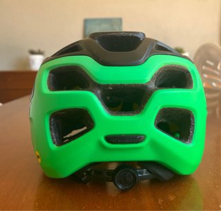 Casco Scott Vivo Plus con MIPS en negro y verde