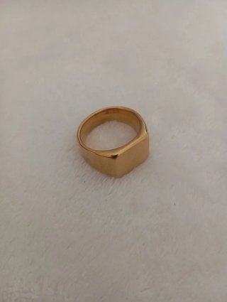 Anillo de hombre dorado