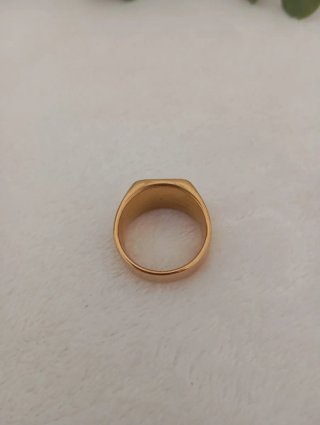 Anillo de hombre dorado