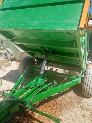 Remolque agrícola verde