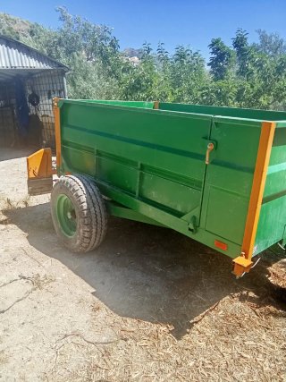Remolque agrícola verde