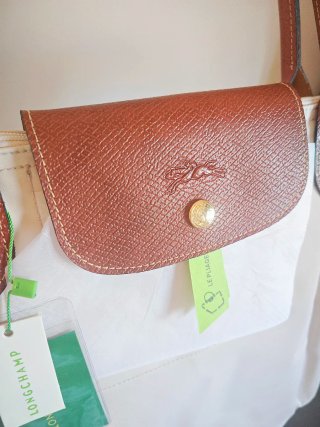 Color beige. Le Pliage talla L para hombros.
