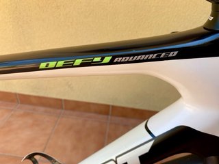 Bici da strada Giant Defy Advanced M