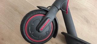 Patinete Xiaomi Negro Scooter Pro.