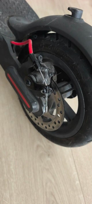 Patinete Xiaomi Negro Scooter Pro.