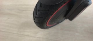 Patinete Xiaomi Negro Scooter Pro.