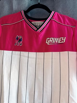 Camiseta Grimey Rosa y Blanca Estilo Vintage