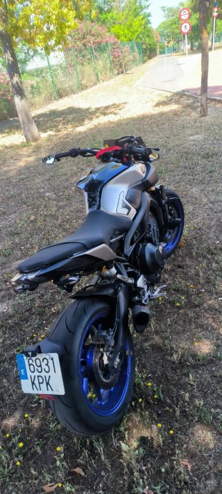 Yamaha MT-09 SP Negra y Plata