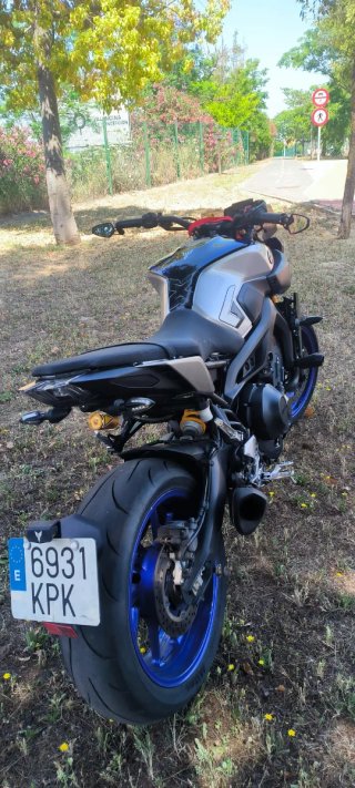 Yamaha MT-09 SP Negra y Plata