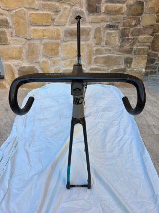 Telaio Cipollini Dolomia + Manubrio Deda Alanera