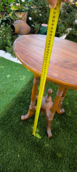 Mesilla de madera redonda