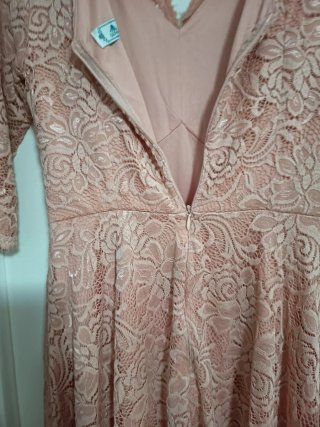 Vestido de fiesta rosa encaje