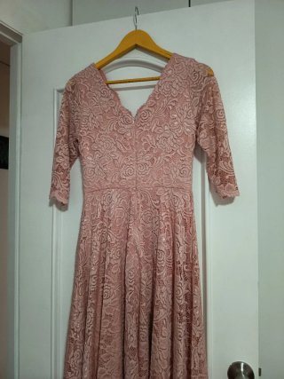 Vestido de fiesta rosa encaje