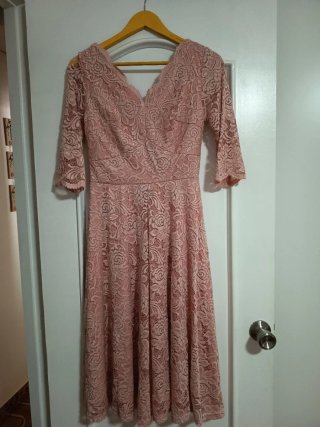 Vestido de fiesta rosa encaje