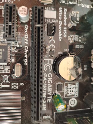 Gigabyte GA-H81M Placa Base