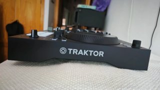 Traktor Kontrol S2 Mk3 con licencia + Mochila