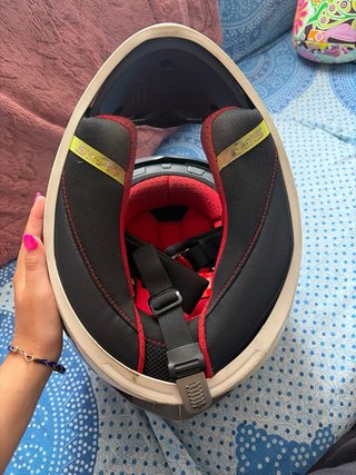 Casco de moto Givi morado y gris