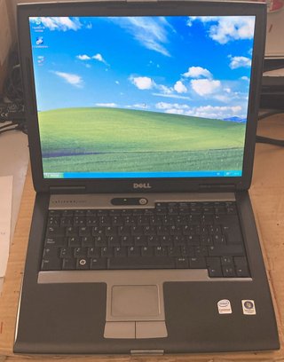 Dell Latitude D520 con Puerto Serie y XP