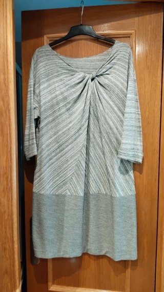 Vestido gris con nudo delantero Talla 44