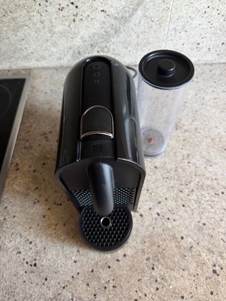 Cafetera Nespresso DeLonghi Negra