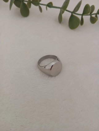Anillo de hombre plateado