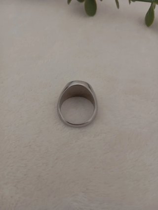 Anillo de hombre plateado