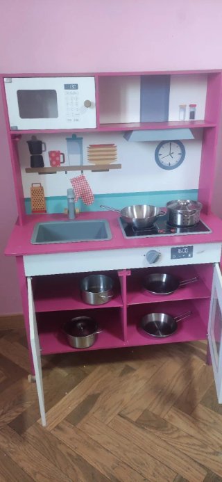 Cocina de juguete rosa