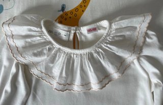 Blusón blanco cuello babero manga larga