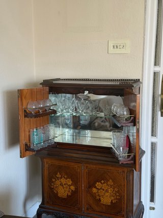 Mueble bar Herraiz madera marquetería