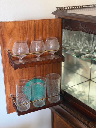 Mueble bar Herraiz madera marquetería