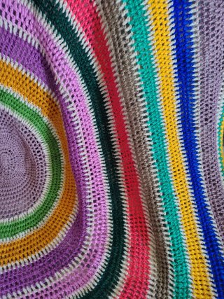 Manta redonda de lana multicolor