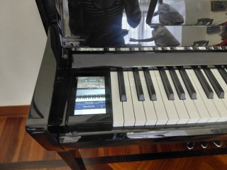 Piano Kawai Híbrido, modelo NOVUS NV5, Negro