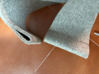 Estante Bolia fieltro lana madera