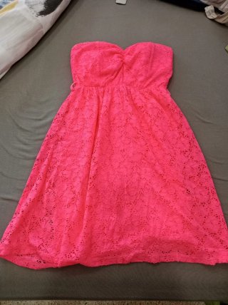 Lote de camisetas, tops y vestidos, hay 10 prendas