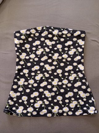 Lote de camisetas, tops y vestidos, hay 10 prendas