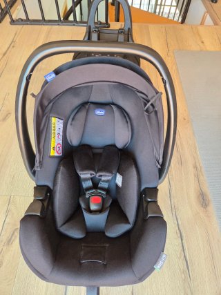Silla de coche Chicco i-Size + base 360.