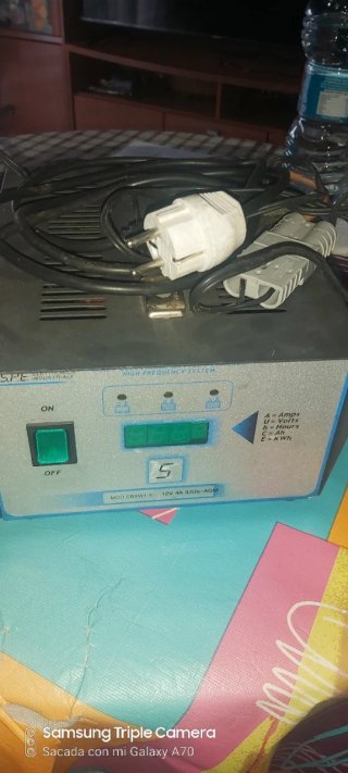 Cargador Batería Inteligente SPE 12V 4A
