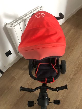 Triciclo para bebé con capota