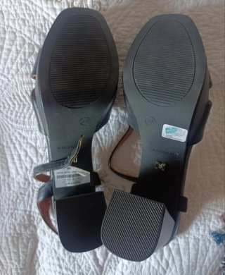 Sandalias negras tacón y plataforma