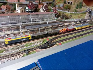 Maqueta de trenes completa