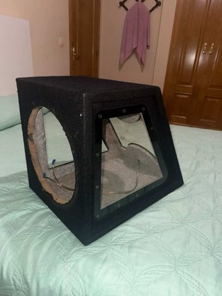 Caja de Subwoofer Negra