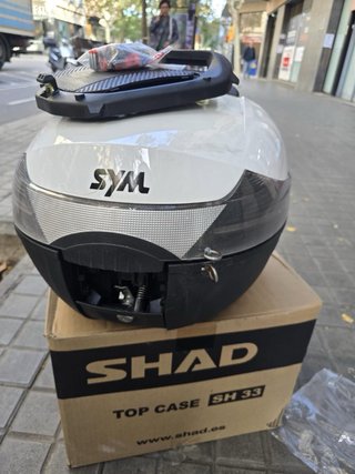 Baúl Moto SYM SH33 Negro/Blanco